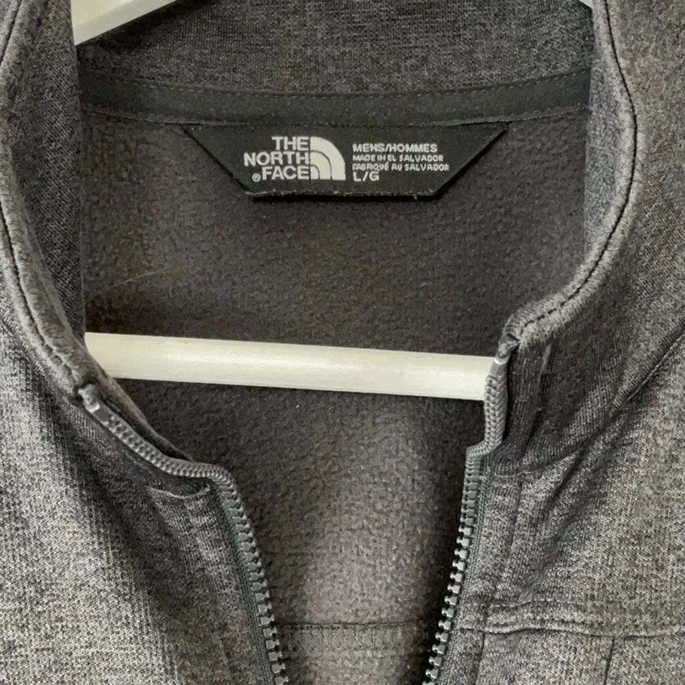 The North Face men’s quarter zip grey